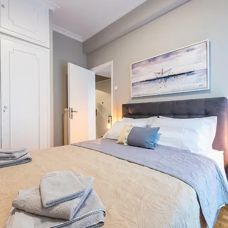 Apartment Elegant Living At The Heart Of Athens